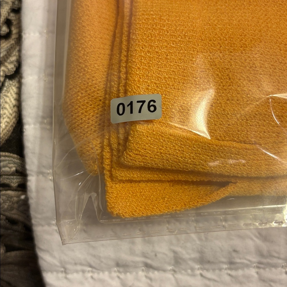 St. John Yellow Shell, Tank Large, Wool Blend Classic - Picture 7 of 7